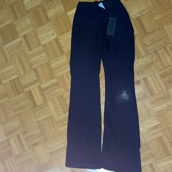 Alphalete Astor flared pants - Picture 9 of 12